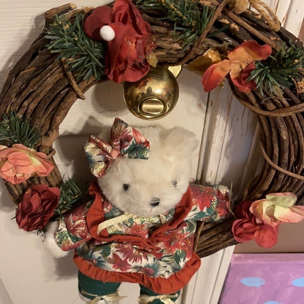 Bear wreath 